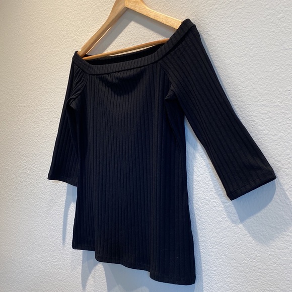 Ann Taylor- 3/4 Sleeve Black Ribbed Top (M) NWT - Picture 4 of 9